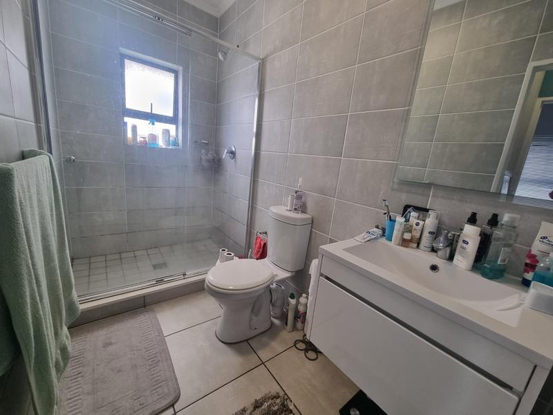 1 Bedroom Property for Sale in De Zicht Estate Western Cape